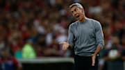 Tratativas para pagamento da multa rescisória de Paulo Sousa e sua comissão ainda estão em andamento 
