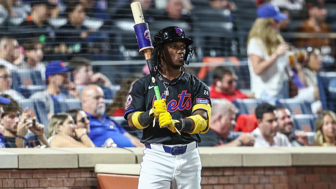 Sep 19, 2024; New York City, New York, USA;  New York Mets shortstop Luisangel Acuña (2) at Citi Field. Mandatory Credit: Wendell Cruz-Imagn Images