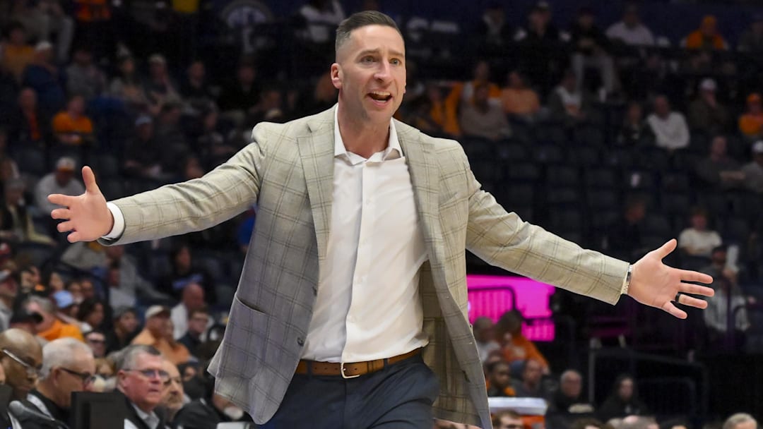 Mar 12, 2026; Nashville, TN, USA;  Auburn Tigers head coach Steven Pearl reacts to a call against the Tennessee Volunteers during the second half at Bridgestone Arena. Mandatory Credit: Steve Roberts-Imagn Images