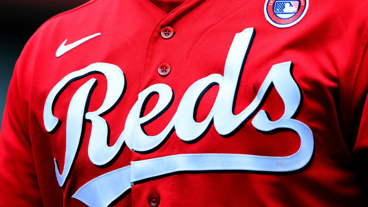 Cincinnati Reds jersey front