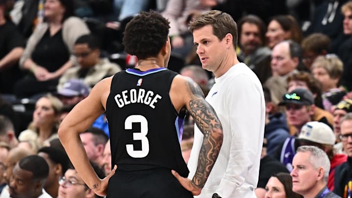 Feb 26, 2025; Salt Lake City, Utah, USA; Utah Jazz head coach Will Hardy talks with guard Keyonte George (3) in the first half against the Sacramento Kings at Delta Center. Mandatory Credit: Jamie Sabau-Imagn Images Feb 26, 2025; Salt Lake City, Utah, USA; Utah Jazz head coach Will Hardy talks with guard Keyonte George (3) in the first half against the Sacramento Kings at Delta Center. Mandatory Credit: Jamie Sabau-Imagn Images