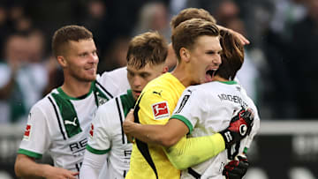 Moritz Nicolas in der Gladbacher Jubeltraube