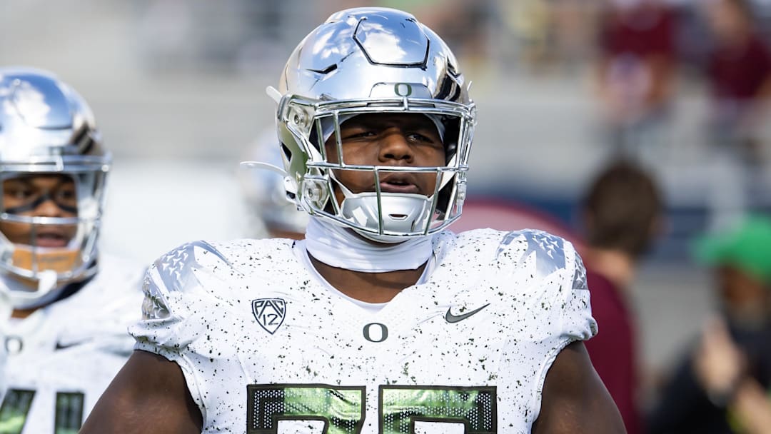 Nov 18, 2023; Tempe, Arizona, USA; Oregon Ducks offensive lineman Josh Conerly Jr. (76) against the Arizona State Sun Devils at Mountain America Stadium. Mandatory Credit: Mark J. Rebilas-USA TODAY Sports