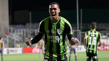 Coelho quer manter 100% de aproveitamento na Sul-Americana