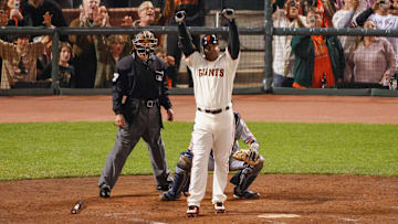 8/7/07 8:51:37 PM -- Barry Bonds home run chase --- San Francisco, CA, U.S.A: San Francisco Giants Barry Bonds hits career homer 756