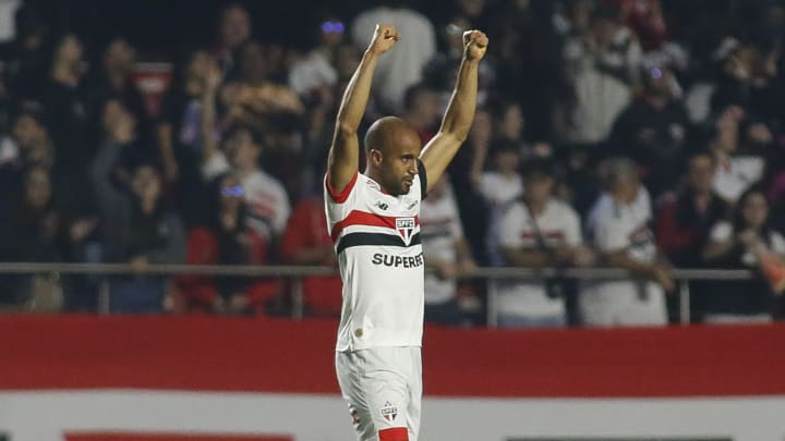 Lucas marcou o gol da vitória do São Paulo.