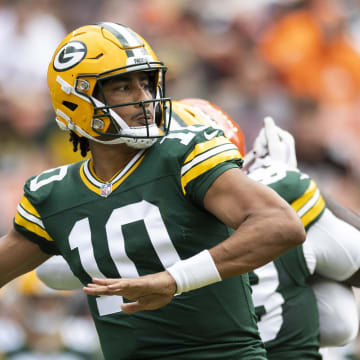 Green Bay Packers quarterback Jordan Love (10) throws the ball during the first quarter against the Cleveland Browns at Cleveland Browns Stadium. 