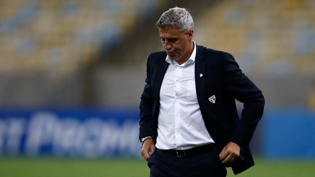 São Paulo admite discordância sobre dívida com Crespo e trabalha para evitar punição da FIFA