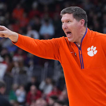 Clemson Tigers head coach Brad Brownell has secured a visit from the nation's No. 2 shooting guard, Jarvis Hayes Jr.