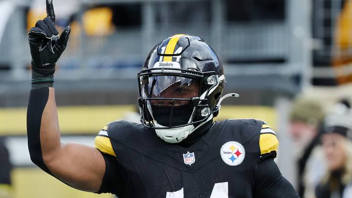 Nov 16, 2025; Pittsburgh, Pennsylvania, USA; Pittsburgh Steelers running back Kenneth Gainwell (14) reacts after scoring a touchdown against the Cincinnati Bengals during the first half at Acrisure Stadium. Mandatory Credit: Charles LeClaire-Imagn Images