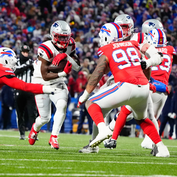 Austin Johnson defends vs. run
