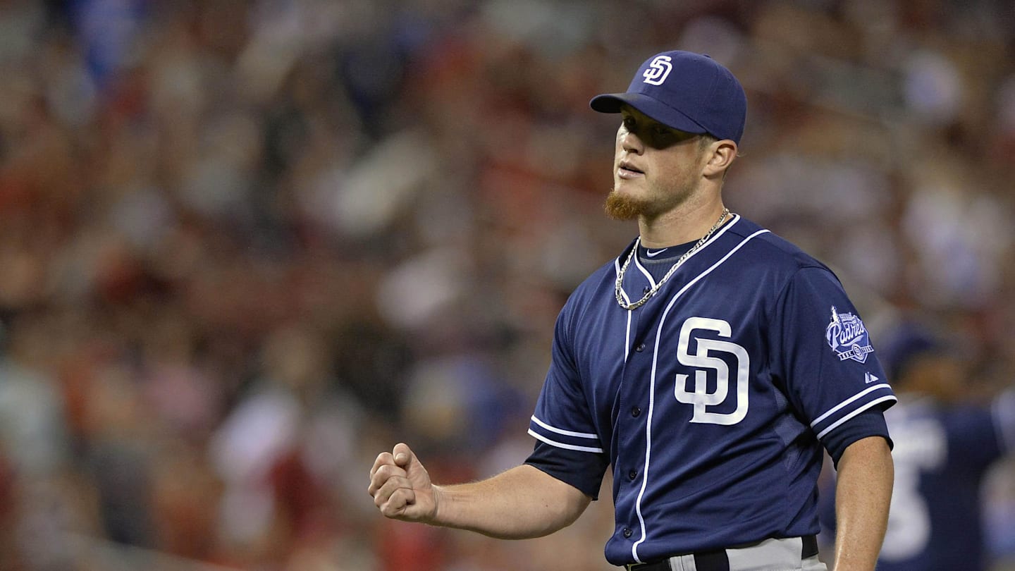 Former Padres Standout Reliever, 9-Time All-Star Joins NL Powerhouse