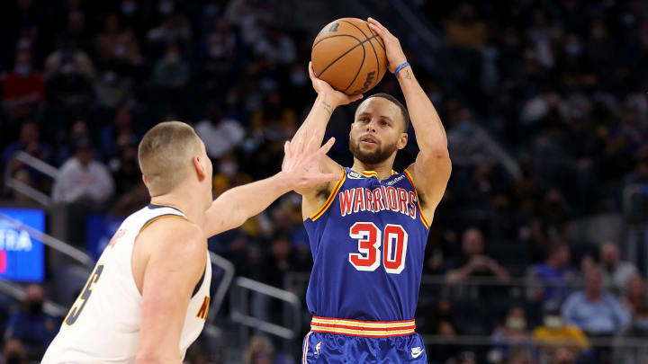 Stephen Curry es el líder histórico en triples de la NBA 