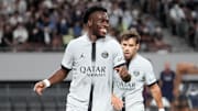 Arnaud Kalimuendo est sur le départ du PSG.