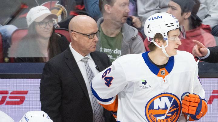Mar 19, 2026; Ottawa, Ontario, CAN; New York Islanders head coach Patrick Roy speaks to his team in the third period against the Ottawa Senators at the Canadian Tire Centre. Mandatory Credit: Marc DesRosiers-IMAGN Images