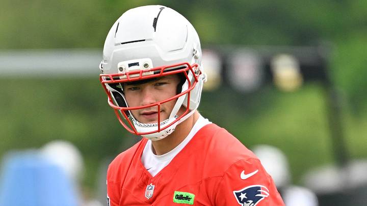 Jun 9, 2025; Foxborough, MA, USA; New England Patriots quarterback Drake Maye (10) before the snap of the ball during minicamp at Gillette Stadium. Mandatory Credit: Eric Canha-Imagn Images