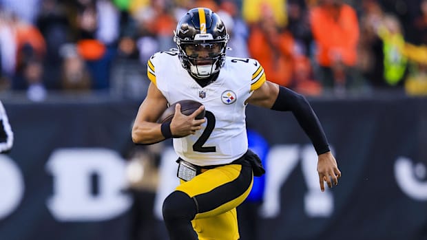 Pittsburgh Steelers quarterback Justin Fields