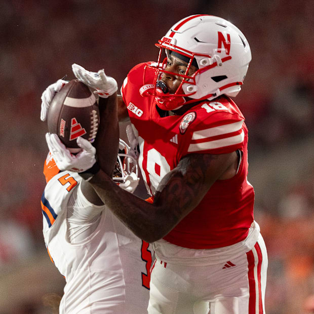 Isaiah Neyor vs. Torrie Cox Jr.