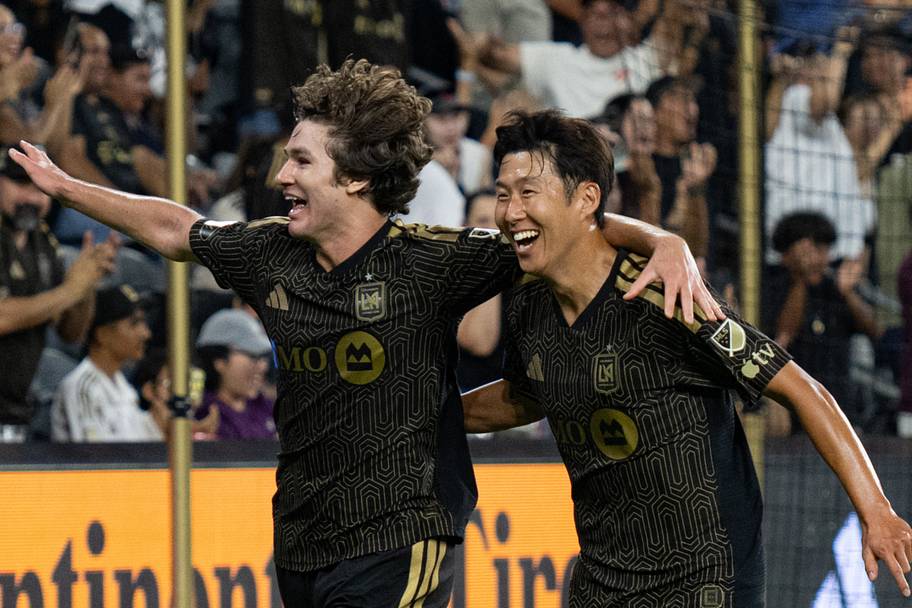Jude Terry (left) celebrated with Son Heung-min (right) 