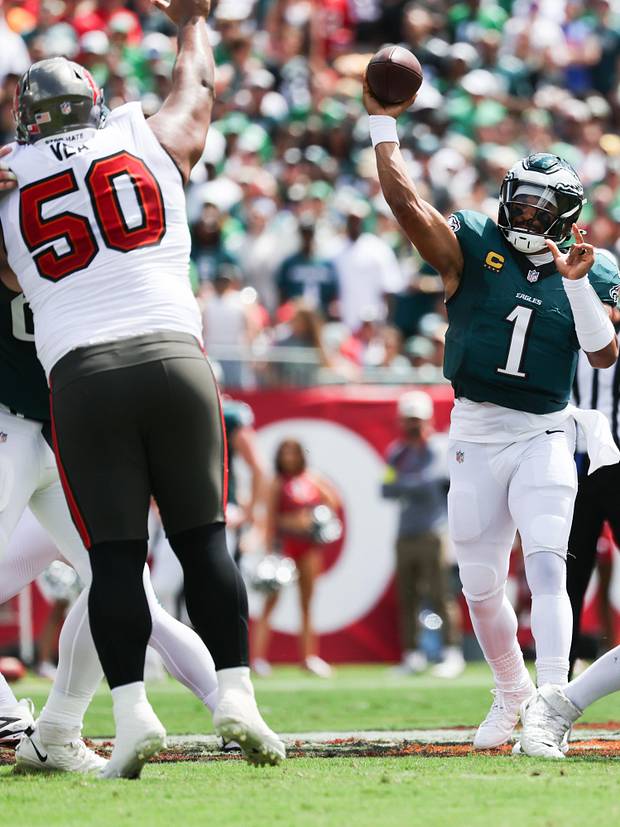 Philadelphia Eagles quarterback Jalen Hurts (1)