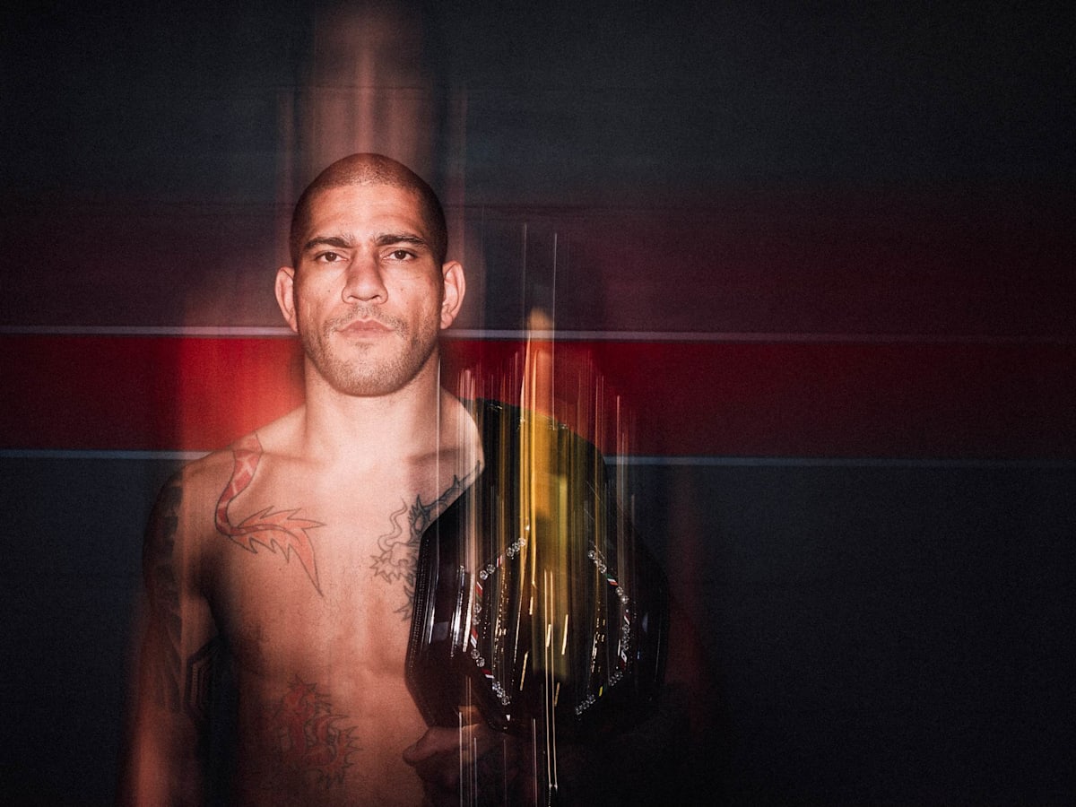 NÃO ERA UM GATINHO… 😳 - Um morador de Caçador, no Meio-Oeste de Santa  Catarina, levou um susto ao se deparar com uma onça-parda enquanto  caminhava por uma rua da cidade. O flagrante foi registrado por ..., image size:1200x900