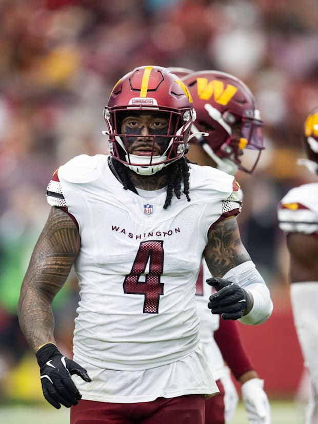 Washington Commanders linebacker Frankie Luvu