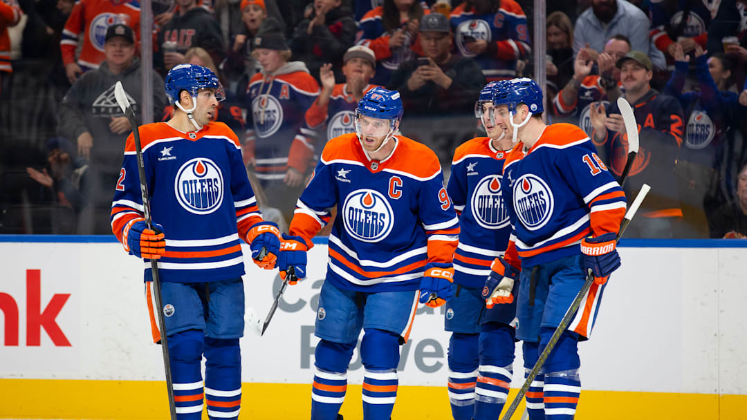 Carolina Hurricanes v Edmonton Oilers