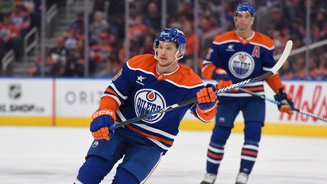 Colorado Avalanche v Edmonton Oilers