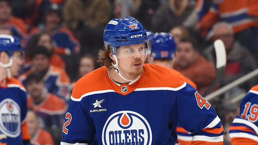 Colorado Avalanche v Edmonton Oilers