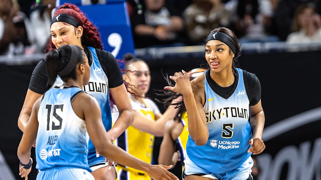 Los Angeles Sparks v Chicago Sky