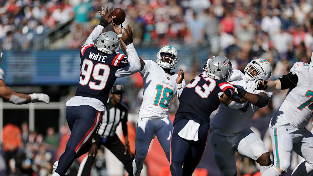 Miami Dolphins v New England Patriots