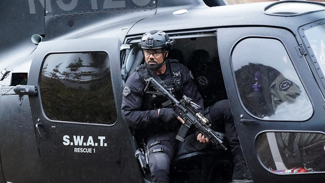 “High Ground” – During a hiking trip, Powell and Gamble stumble upon an illegal weed farm and find themselves taking on a dangerous cartel, on S.W.A.T., Friday, Feb. 28 (10:00-11:00 PM, ET/PT) on the CBS Television Network, and streaming on Paramount+ (live and on-demand for Paramount+ with SHOWTIME subscribers, or on-demand for Paramount+ Essential subscribers the day after the episode airs)*. Pictured (L-R): Shemar Moore as Daniel “Hondo” Harrelson. Bill Inoshita/Sony Pictures Television/CBS