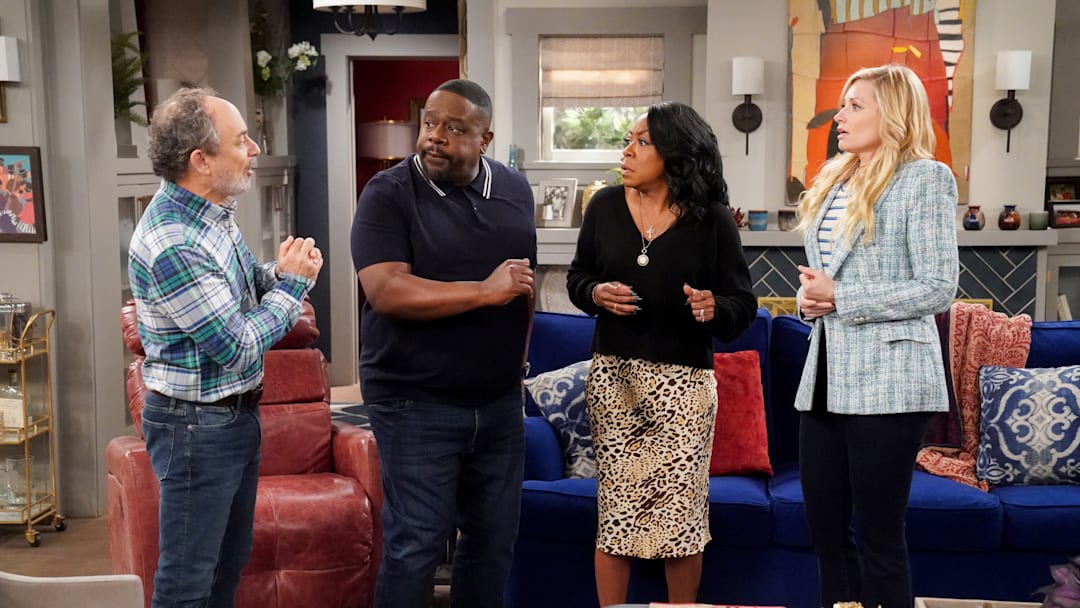 “Welcome to the Fatherhood” – When Dave’s estranged father, Lamar (Kevin Pollak), arrives in town eager to reconnect, his son finally learns the truth about his disappearance 30 years prior. Also, Marty struggles to fire an underperforming employee, on THE NEIGHBORHOOD, Monday, May 15 (8:00-8:30 PM, ET/PT) on the CBS Television Network, and available to stream live and on demand on Paramount+*. Pictured: Kevin Pollak as Lamar, Cedric The Entertainer as Calvin, Tichina Arnold as Tina and Beth