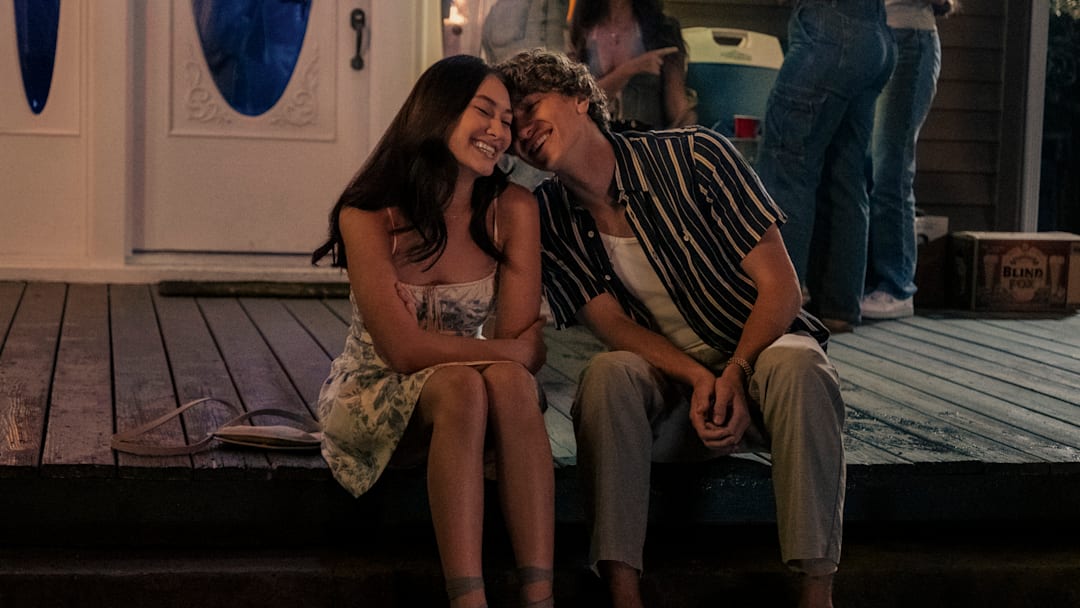 Belly (Lola Tung) and Jeremiah (Gavin Casalegno) in THE SUMMER I TURNED PRETTY Photo: Erika Doss © AMAZON CONTENT SERVICES LLC