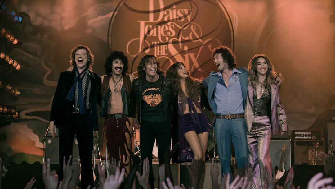 Josh Whitehouse (Eddie Roundtree), Sebastian Chacon (Warren Rojas), Sam Claflin (Billy Dunne), Riley Keough (Daisy Jones), Will Harrison (Graham Dunne), Suki Waterhouse (Karen Sirko)