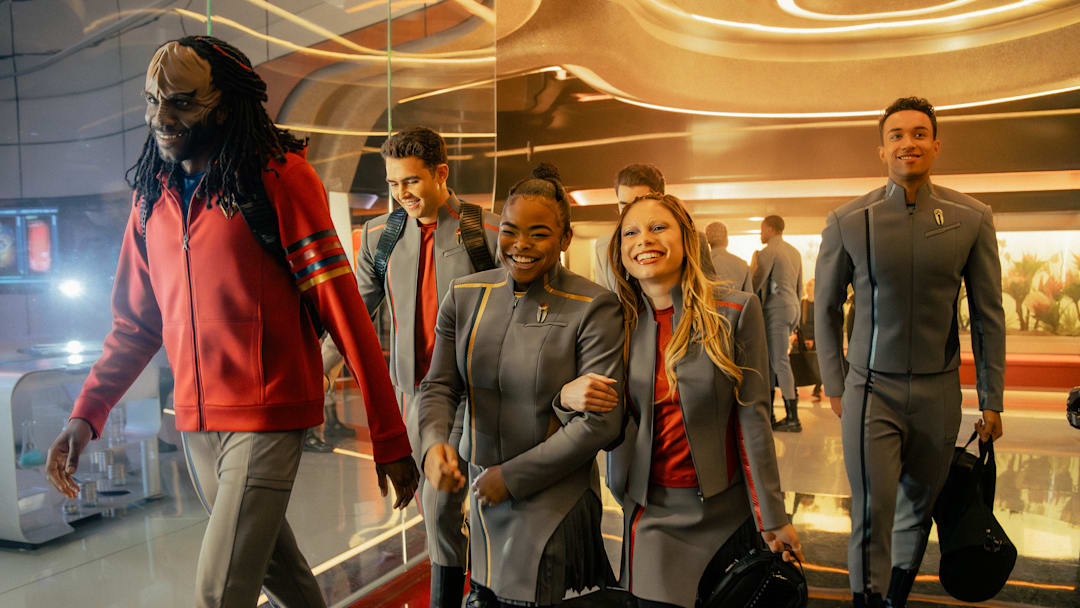 L-R: Karim Diané as Jay-Den, George Hawkins as Darem, Kerrice Brooks as SAM, Bella Shepard as Genesis, and Sandro Rosta as Caleb in season 1, episode 5, of Star Trek: Starfleet Academy streaming on Paramount+. Photo Credit: John Medland/Paramount+
