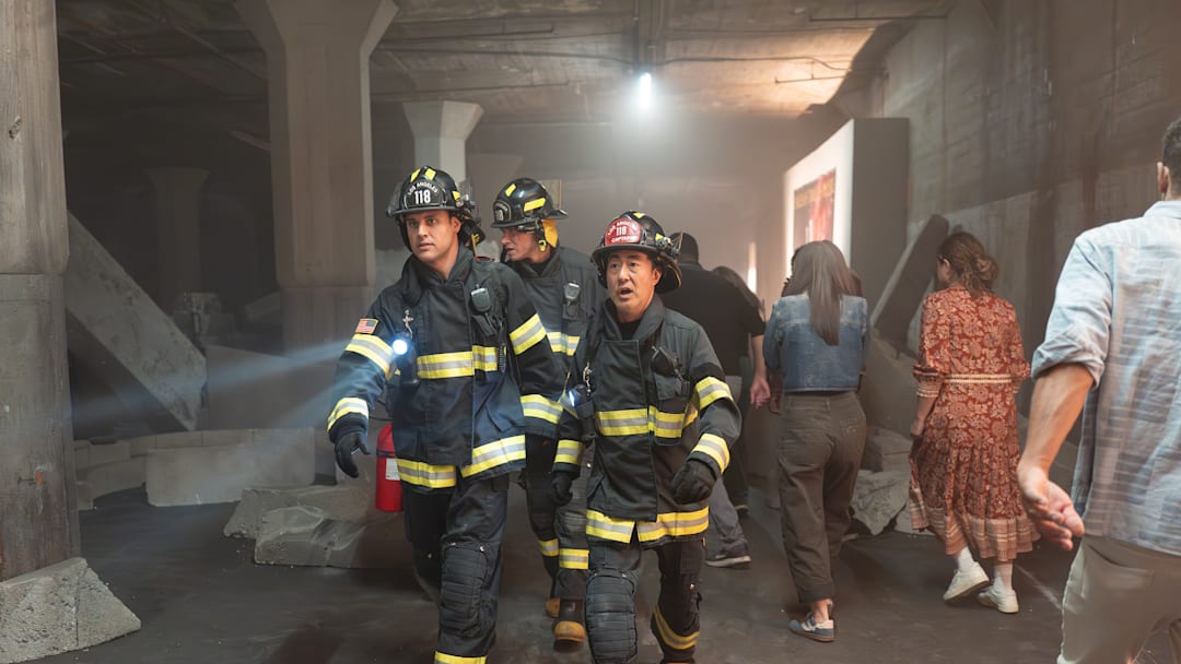 9-1-1 -“The Sky is Falling” - Disney/Christopher Willard
RYAN GUZMAN, OLIVER STARK, KENNETH CHOI