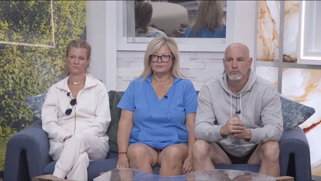 BIG BROTHER season 26 July 31, on the CBS Television Network and live streaming on Paramount+ and PlutoTV. Pictured: Lisa Weintraub, Angela Murray and Kenney Kelley. Photo: CBS ©2024 CBS Broadcasting, Inc. All Rights Reserved. Highest quality screengrab available.