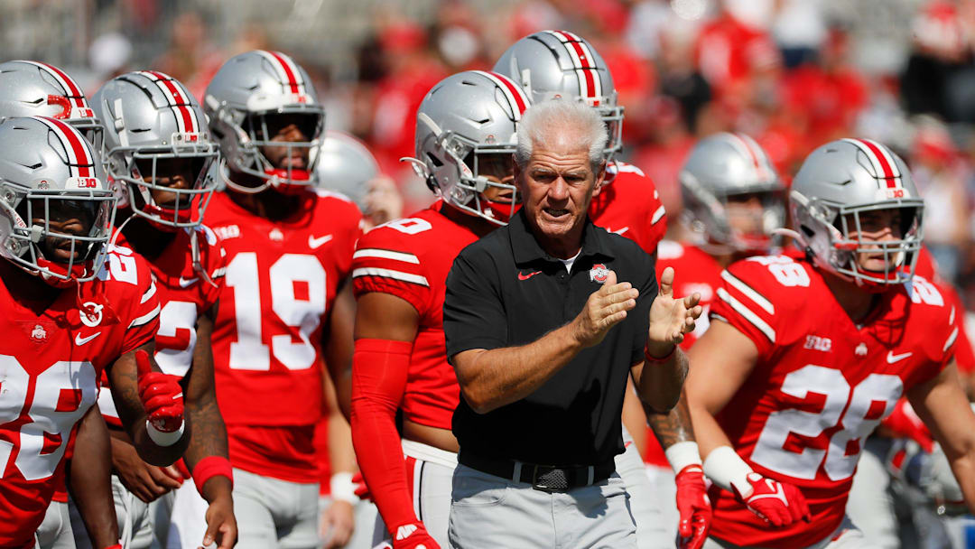 Ohio State Buckeyes defensive coordinator Kerry Coombs leads warm-ups prior to the NCAA football game against the Tulsa Golden Hurricane at Ohio Stadium in Columbus on Saturday, Sept. 18, 2021

Tulsa At Ohio State Football