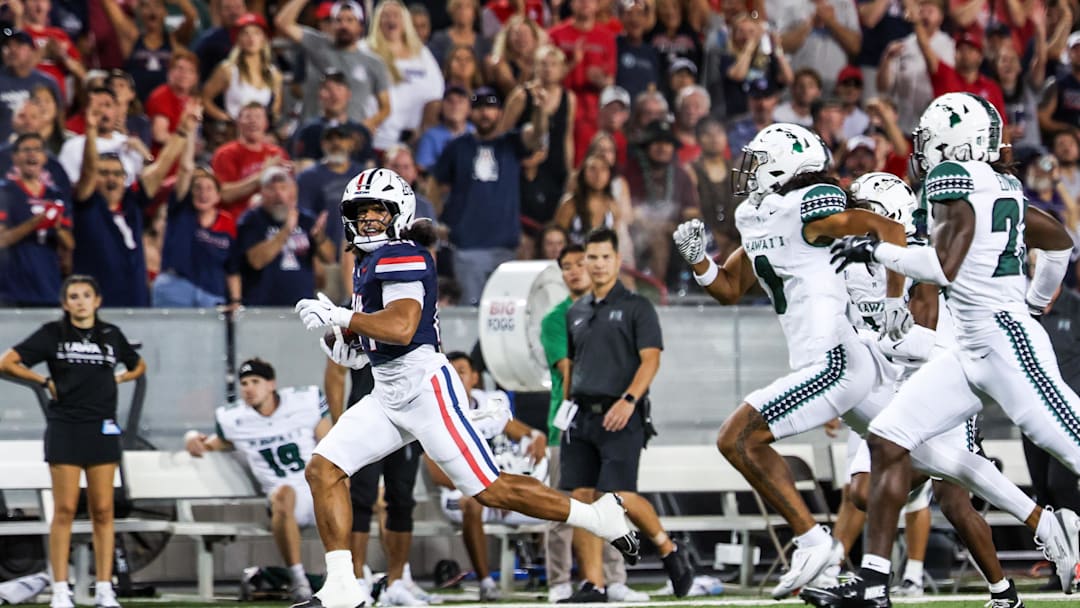 Aug 30, 2025; Tucson, Arizona, USA; Arizona Wildcats running back Quincy Craig (24) runs to the end zone during the second quarter against the Hawaii Rainbow Warriors at Arizona Stadium. Mandatory Credit: Aryanna Frank-Imagn Images