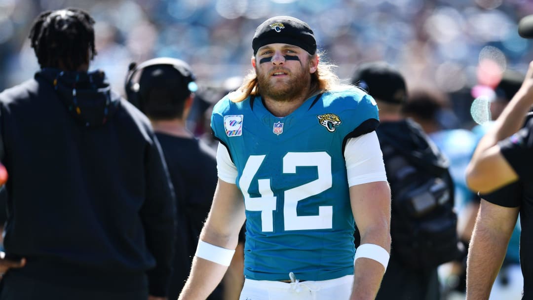 Jacksonville Jaguars safety Andrew Wingard (42) on the sidelines during first half action vs. the Indianapolis Colts at EverBank Stadium in Jacksonville, FL Sunday, October 15, 2023. 