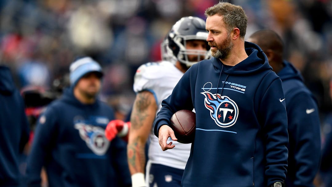 Defensive coordinator Shane Bowen watches the Titans warm up as they prepare to face the Patriots at Gillette Stadium Sunday, Nov. 28, 2021 in Foxborough, Mass.

Titans Patriots 040