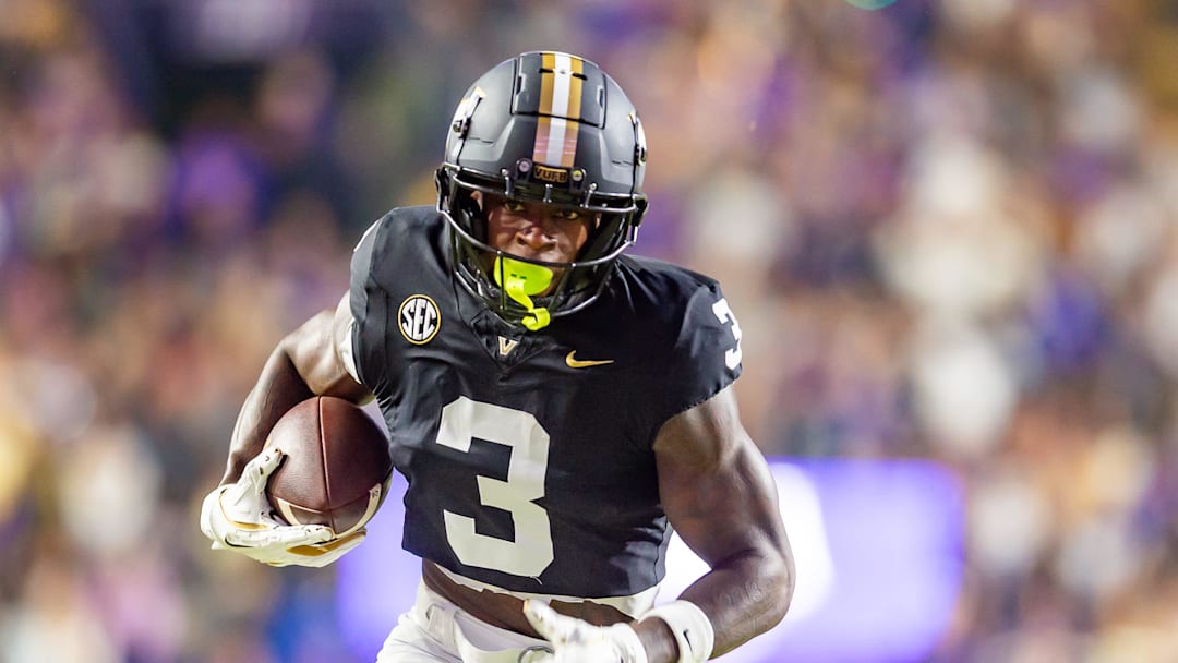 Quincy Skinner Jr. 3 scores a touchdown as the LSU Tigers take on the Vanderbilt Commodores. Nov 23, 2024; Baton Rouge, Louisiana, USA; at Tiger Stadium.