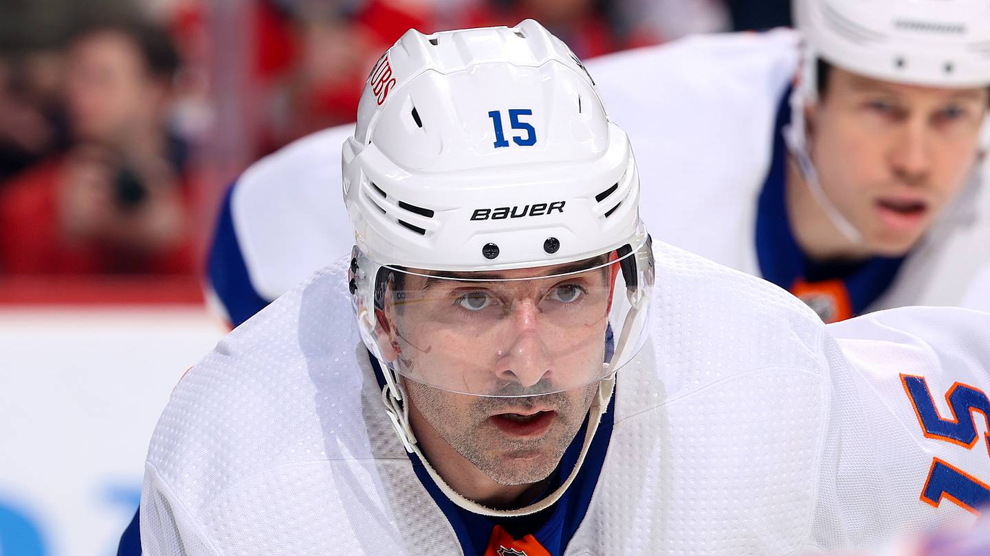 Cal Clutterbuck Named NY Islanders Representative for the Bill Masterton Memorial Tro - Vimarsana News