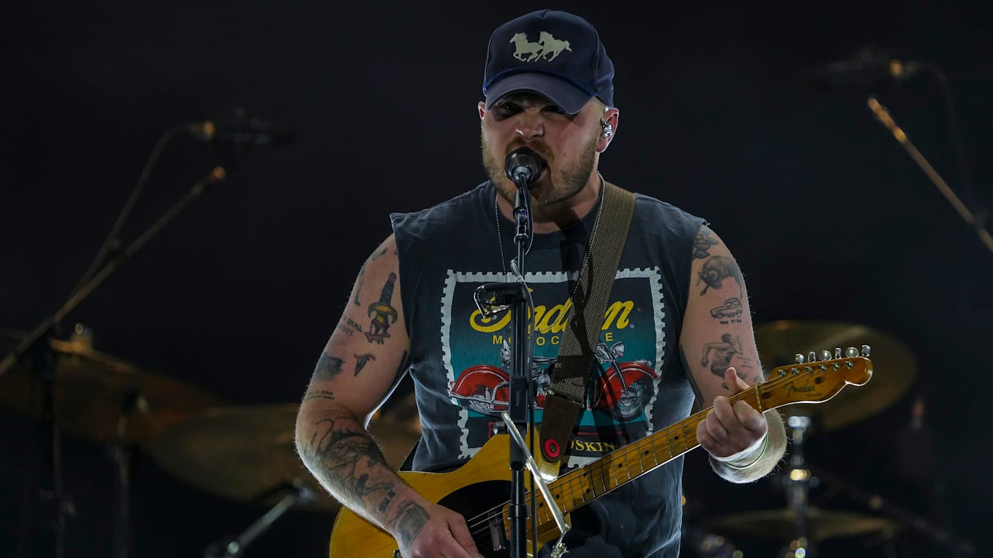 Zach Bryan sets record with largest ticketed concert at Michigan Stadium