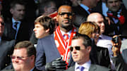 LeBron James tiene acciones en el Liverpool de la Premier League