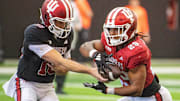 Indiana's Lee Beebe Jr. (29) takes the handoff during spring football practice on Tuesday, April 8, 2025.