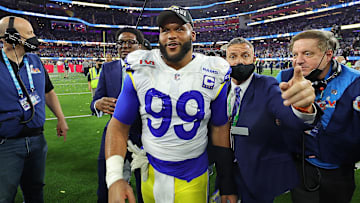 Aaron Donald recibió una extensión de $60 millones de los Rams 