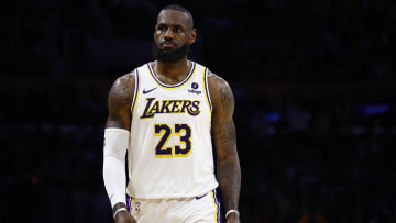 James jugará su temporada 22 en la NBA