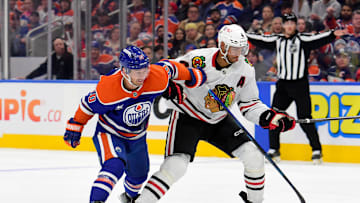 Chicago Blackhawks v Edmonton Oilers